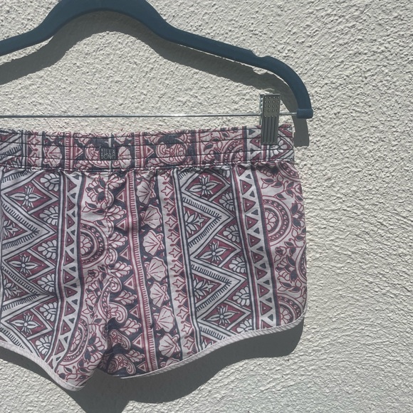 Billabong Board Shorts - Picture 5 of 8